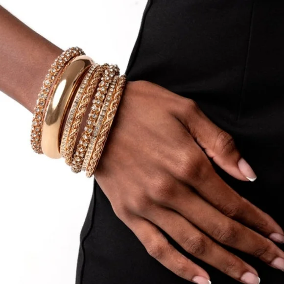 Chic Gold Layered Necklace - Picture 6 of 6